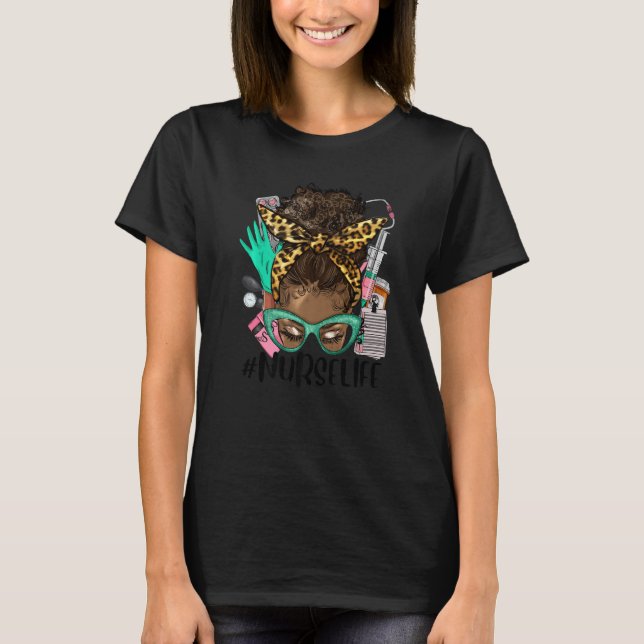 Black Nurse Life Afro Hair Messy Bun Leopard CNA N T Shirt (Framsida)