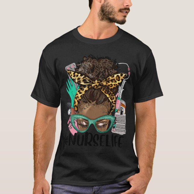Black Nurse Life Afro Hair Messy Bun Leopard CNA N T Shirt (Framsida)