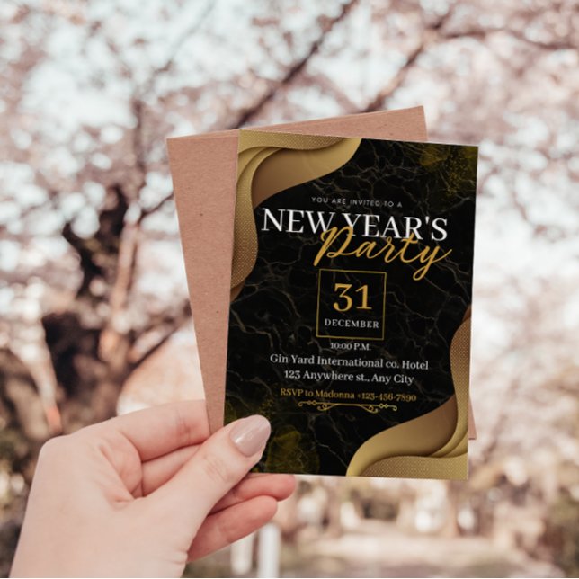 BLACK OCH GULD ELEGANT ANPASSNINGSBAR NYTT ÅR`PART INBJUDNINGAR (Elegant gold and black new year party invitations)