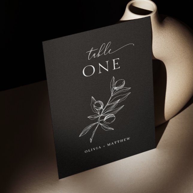 Black Olive Bröllop | Elegant Script italienska Bordsnummer (Skapare uppladdad)