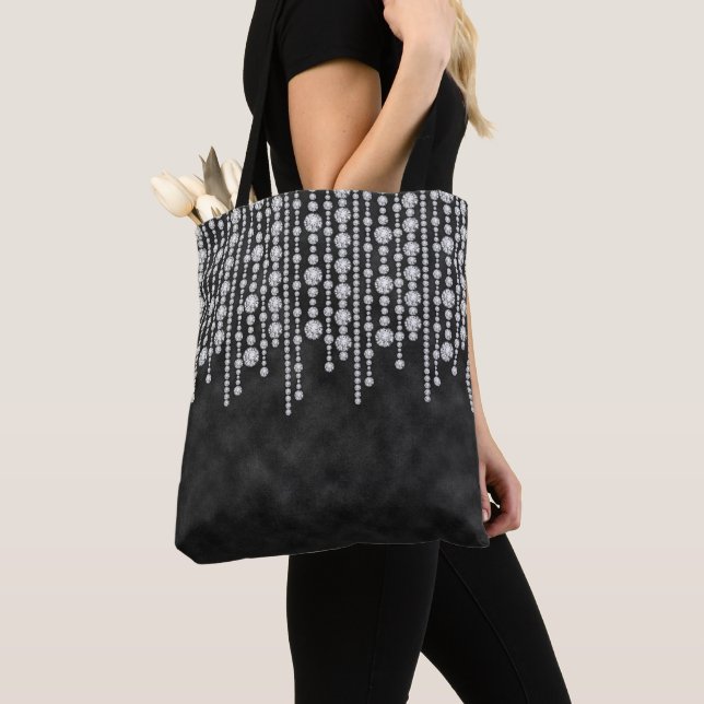 BLACK OMBRE MED DIAMOND LOOK CHAINES STONES PÄRLOR TYGKASSE (Närbild)