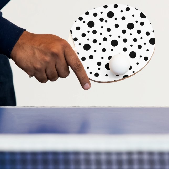 Black on White Polka Dot Mönster Pingisracket (Insitu)