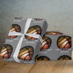 Black Orange Basketball Boll Sports Birthday Presentpapper<br><div class="desc">Modern Black Orange Basketball Boll Sporterar Papper om födelsedagsvällning vid Mönster. Lägg till ditt namn och din text och gör en modern personlig basketballematerad förpackning papper.</div>