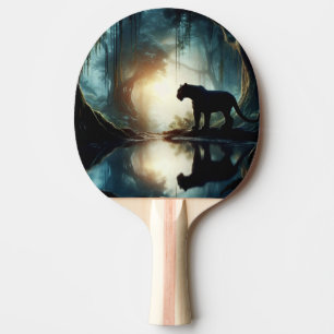Black Panther reflekterad i Bassäng i Vatten i Jun Pingisracket