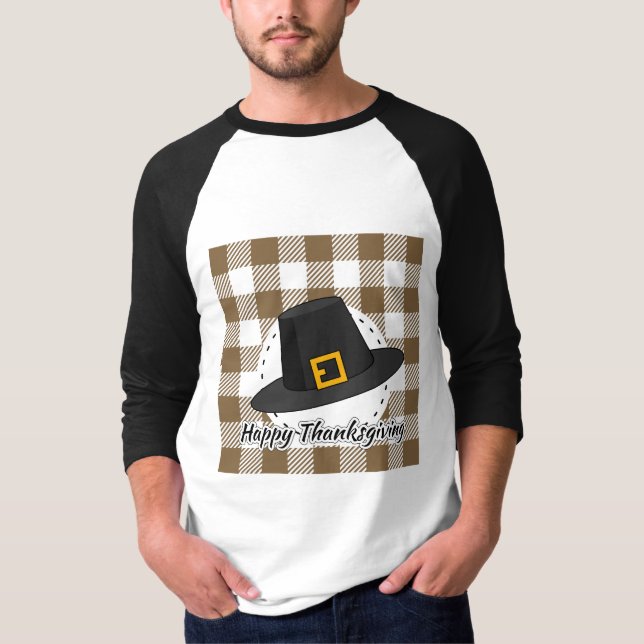 Black Pilgrim Hat on Brown Play - Thanksgiving T Shirt (Framsida)