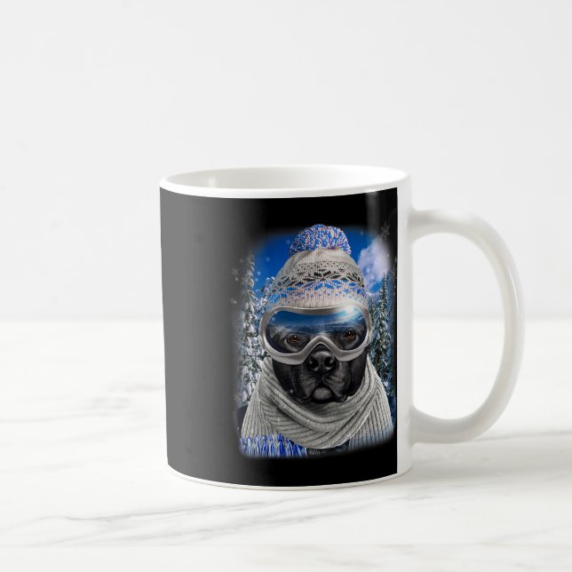 Black Pit Bull Dog in Winter Ski Kaffemugg (Höger)