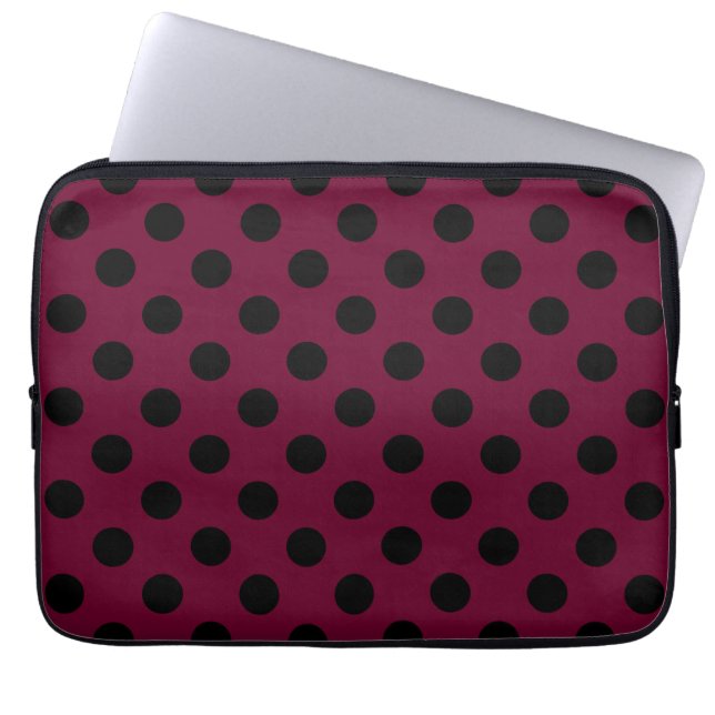 Black polka dots på burgundy laptop fodral (Framsidan)