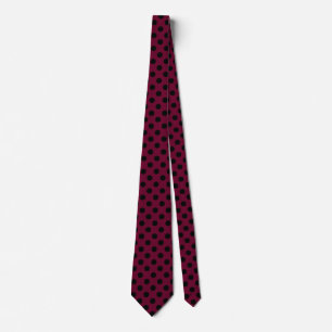 Black polka dots på burgundy slips