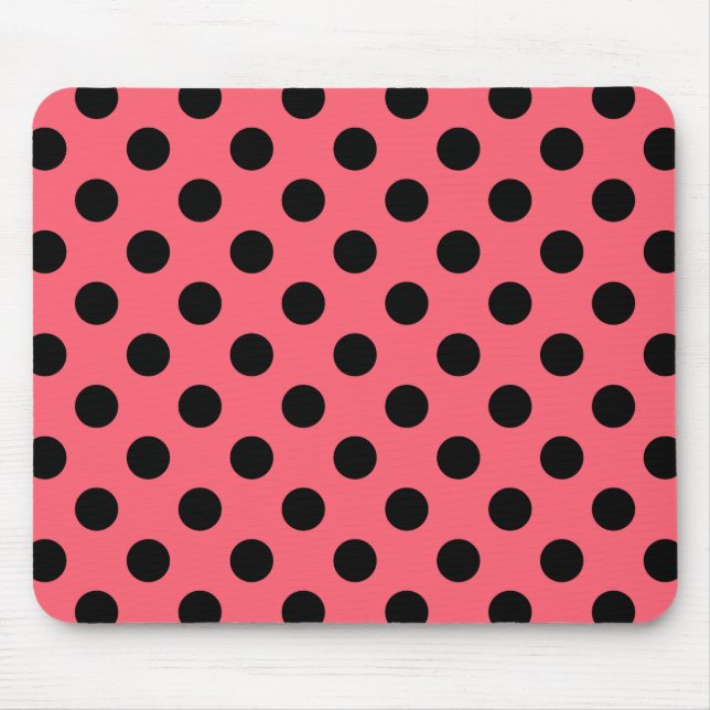 Black polka dots på korall musmatta (Framsidan)