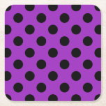 Black polka dots på lila underlägg papper kvadrat<br><div class="desc">Black polka dots på lila</div>