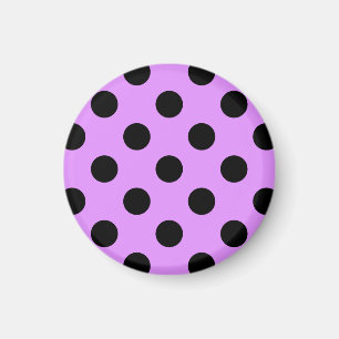 Black polka dots på lilac magnet