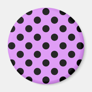 Black polka dots på lilac magnet