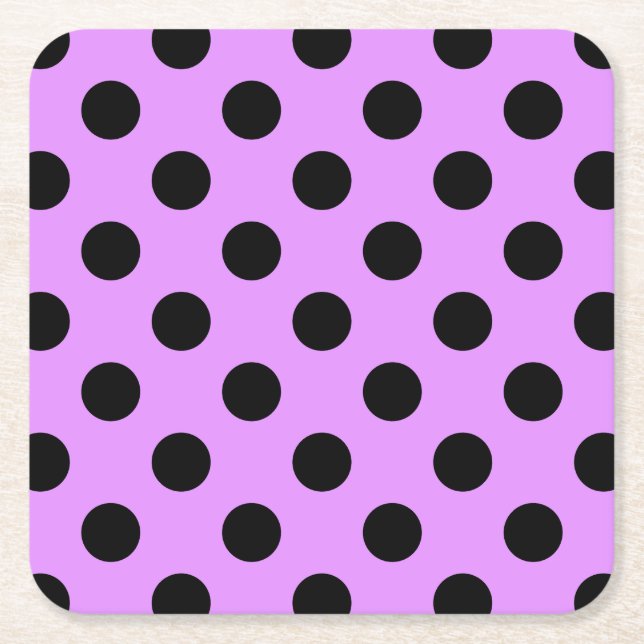 Black polka dots på lilac underlägg papper kvadrat (Framsidan)