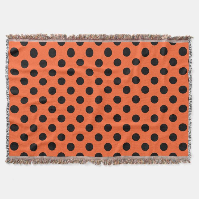 Black polka dots på orange filt (Framsidan)