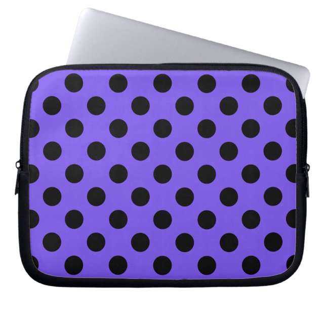 Black polka dots på periwinkle laptop fodral (Framsidan)