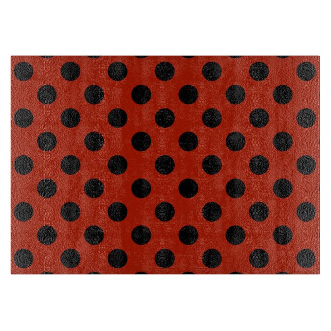 Black polka dots på röd (Framsidan)