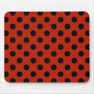 Black polka dots på röd musmatta