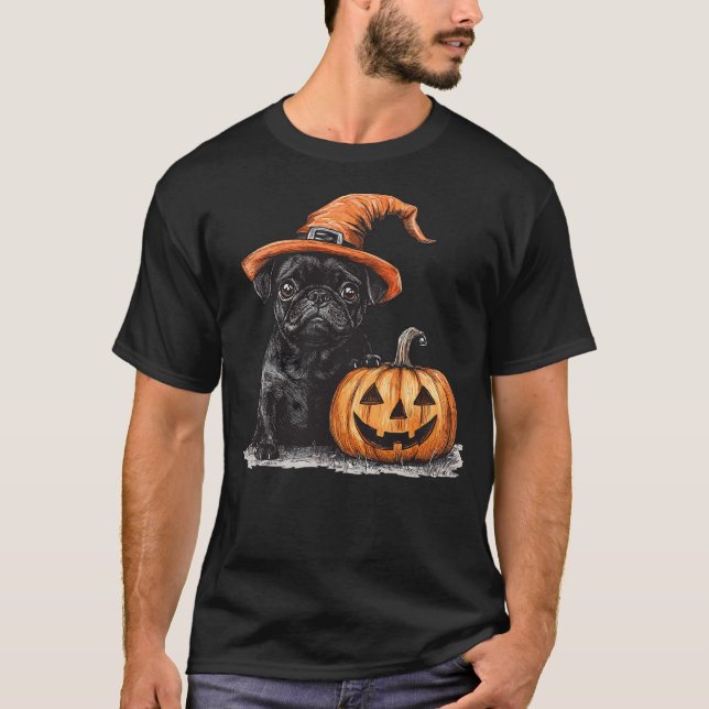 Black Pug with Witch Hat and Pumpkin Halloween Pug T Shirt (Framsida)