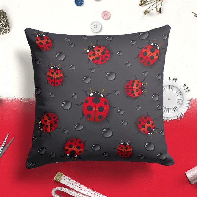 Black Red Ladybug Insekt | KRYP DEKORATIV KUDDE (Skapare uppladdad)