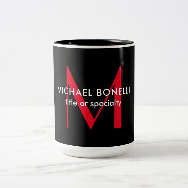 Black Red Monogram Modern Minimalist Namn Initial Två-Tonad Mugg (Center)