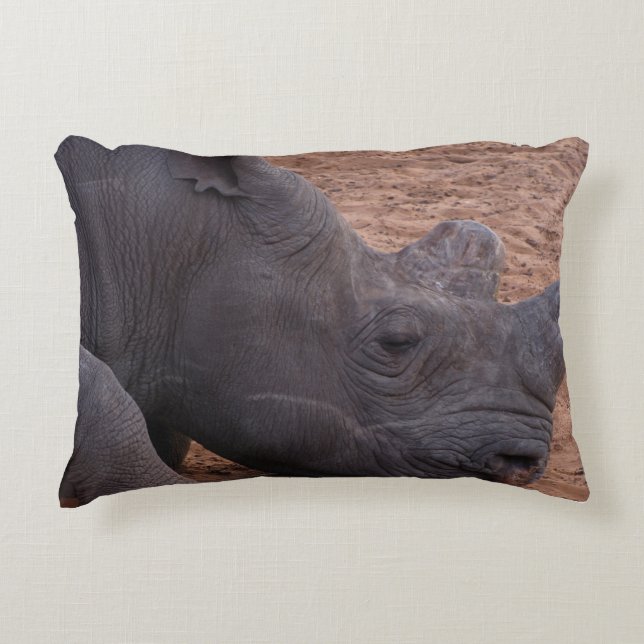 Black Rhino accent Pillow Prydnadskudde (Framsidan)