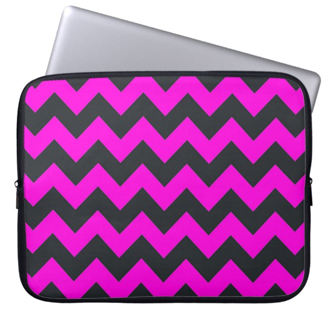Black rosa chevron mönster laptop sleeve (Framsidan)
