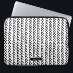 Black Rustic Tribal Mönster Personlig bärbar dator Laptop Fodral<br><div class="desc">Bärväska för Rustic personlig med svart och vit rustik mönster. Det här unika objektet blir perfekt som gåva.</div>