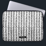 Black Rustic Tribal Mönster Personlig bärbar dator Laptop Fodral<br><div class="desc">Bärväska för Rustic personlig med svart och vit rustik mönster. Det här unika objektet blir perfekt som gåva.</div>