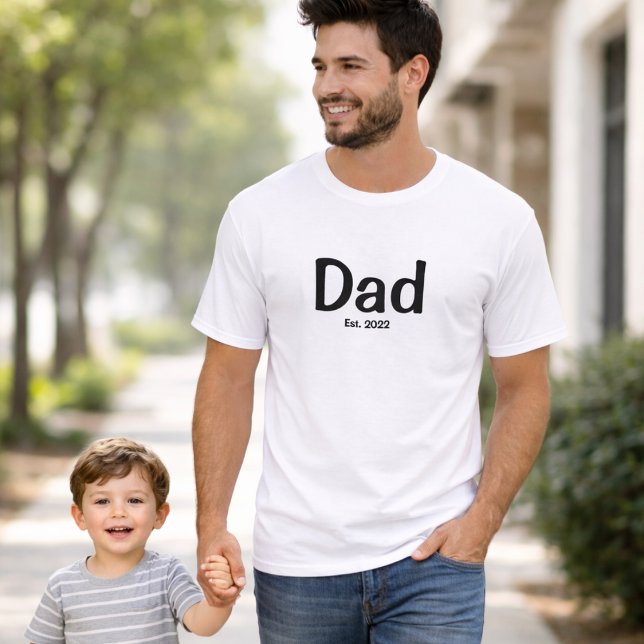 Black Script Established Dad T-Shirt (Skapare uppladdad)