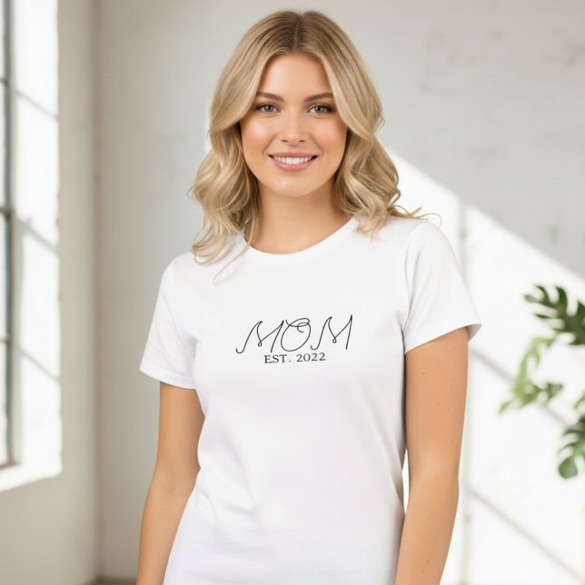 Black Script MOM  Established 20XX  T Shirt (Skapare uppladdad)