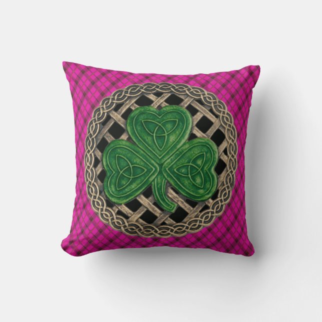 Black Shamrock Celtic Knots on Rosa Play Kudde (Framsida)