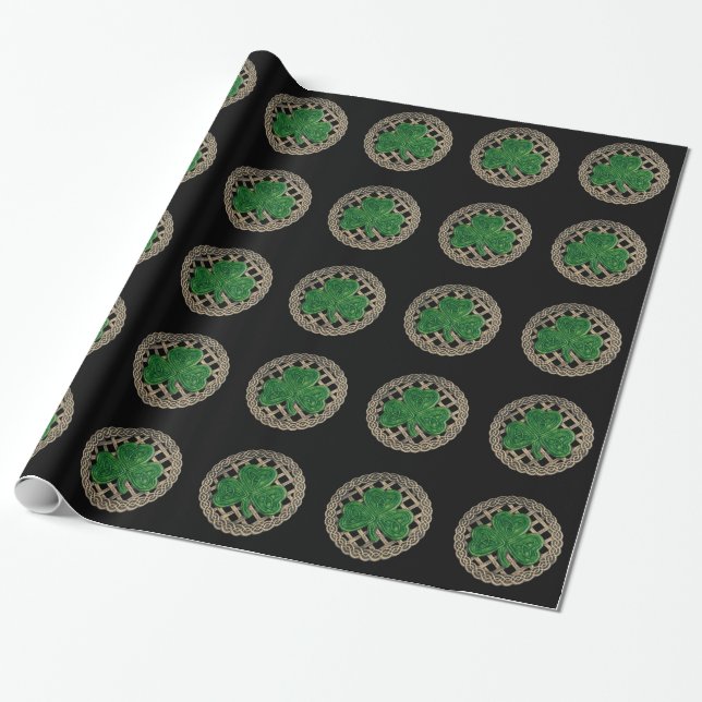 Black Shamrock on Celtic Knots Wrapping Papper Presentpapper (Utrullad)