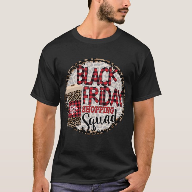Black Shopping Friday Squad Leopard Buffalo Plaid  T Shirt (Framsida)