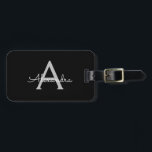 Black Silver Modern Script Girly Monogram Namn Bagagebricka<br><div class="desc">Svart och Silver Monogram Lägg till din egen Namn--Märkre.. Med påsens märkre blir perfekten söt 16-årsdag,  bröllop,  möhippa,  babydusch eller bachelorette-festgåva till någon som dekorerar hennes rum i stil.</div>