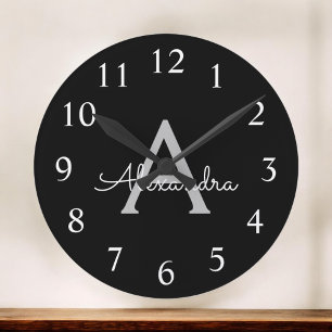 Black Silver Modern Script Girly Monogram Namn Rund Klocka