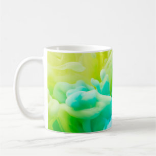 Bläck sjönk i vatten under bakgrundsabstrakt,bakgr kaffemugg