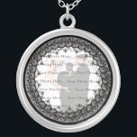 Black Snöre Silver Round Photo Necklace Silverpläterat Halsband<br><div class="desc">Anpassa det här söt halsbandet att ha som bröllopsfavörer på bröllopsmottagningen eller att ha en själv som en hågkomst till din speciella dag. Detta halsband är också perfektens gåva till bruden på hennes möhippa. Anpassa genom att lägga till fotot.</div>