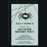 Black Spider Kids Halloween Birthday-inbjudningar<br><div class="desc">Halloween fest-inbjudningar har en läskig svart spindel som hänger från hans webben, roligt för Halloween födelsedagsfest inbjudan i alla åldrar. Tryckt på halvglans papper för 110 lb. **Vita ENVELOPES ÄR FRIVILLIGA OCH medför extra kostnader. Se till att kontrollera din beställning dubblan innan du lägger till den i din kundvagn eftersom...</div>
