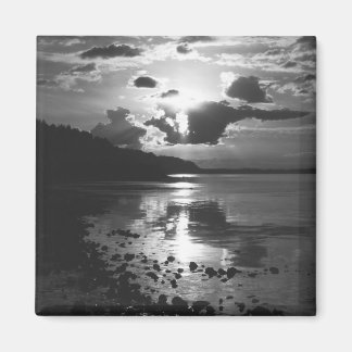 Black Sunset - Studie i Monochrome Magnet