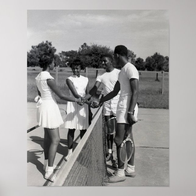 Black Tennis Players Poster (Framsidan)