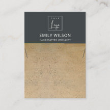 BLACK TERRACOTTA STRUKTUR LOGOTYP NECKLACE VISNING