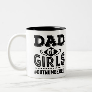 Black Typography Pappa of Girls Outnumered Två-Tonad Mugg
