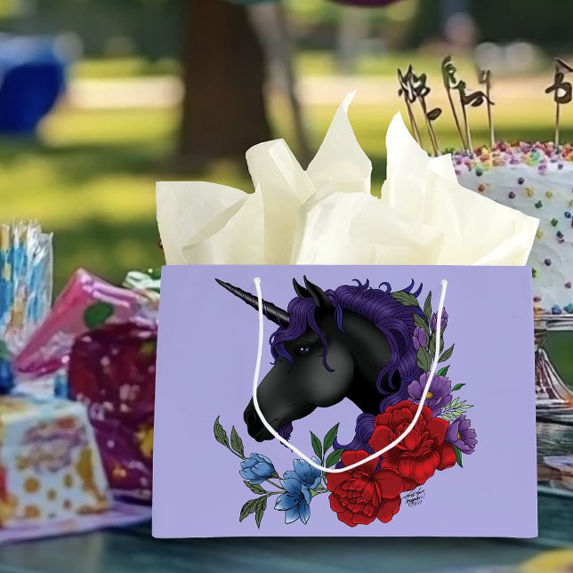 Black Unicorn and Flowers (Skapare uppladdad)