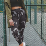 Black Urban Grått Camouflage Camo Mönster Militär Leggings<br><div class="desc">Den här designen har skapats med digitalteknik. Det kan vara personlig genom att klicka på anpassningsknappen och ändra färg, lägga till namn, initialer eller ord. Kontakta mig på colorflowcreations@gmail.com om du vill ha denna design på en annan produkt. Köp min ursprungliga abstrakt-akrylmålning för försäljning på www.etsy.com/shop/colorflowart. Se fler av mina...</div>