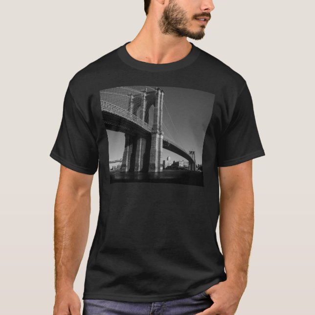 Black & White Brooklyn Bridge T Shirt (Framsida)
