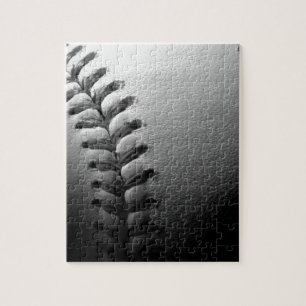 Black & White Close Baseball Pussel