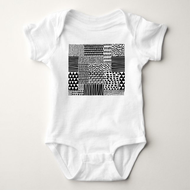 Black White Doodle: Ethnic Seamless T Shirt (Framsida)