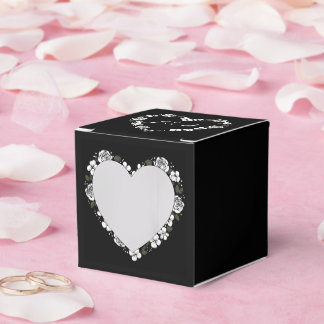 Black & White Floral Heart Wedding Favor Box Presentaskar