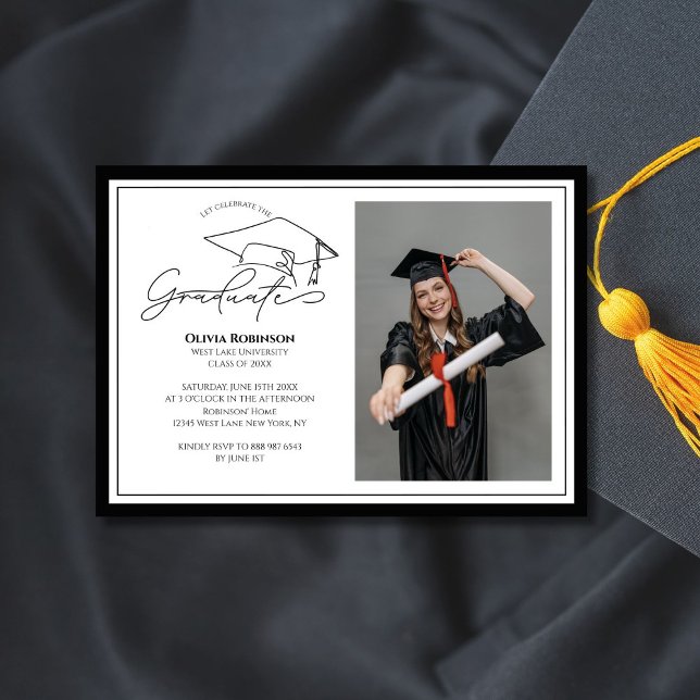 Black White Graduation cap typography photo Inbjudningar (Skapare uppladdad)