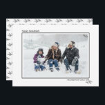 Black & White Gräs Nål Lycklig Hanukkah-familjen Julkort<br><div class="desc">Snyggt och söta fotokort är perfekt för alla dina vänner och din familj den här julhelgen. Anpassa texten "lycklig hanukah" med din egen hälsning och byt ut familjen namn och året och byt ut ut bild mot ett foto av dina barn, husdjur eller hela familjen. Utformningen har en svart gräns...</div>
